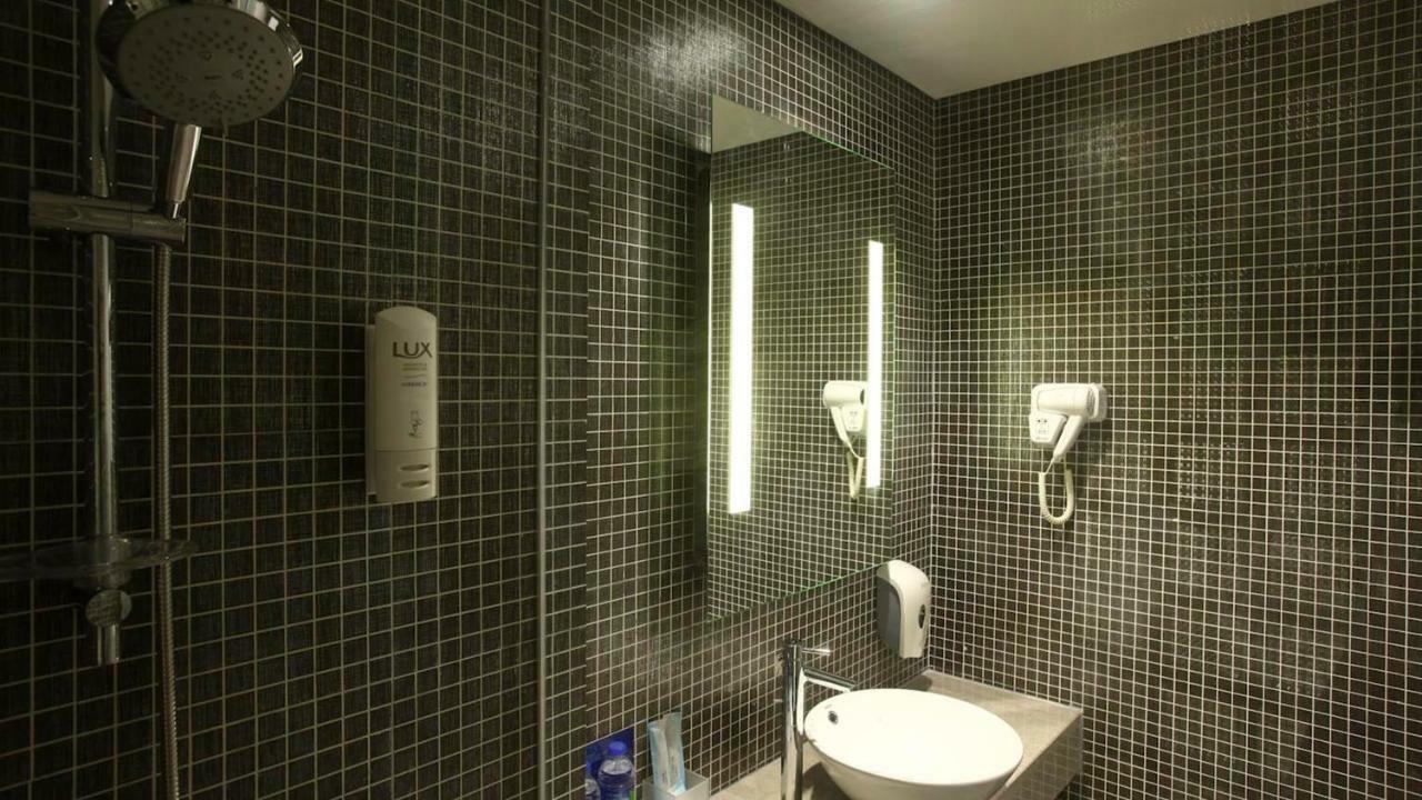 Holiday Inn Express Shanghai Gongkang By Ihg Exterior photo